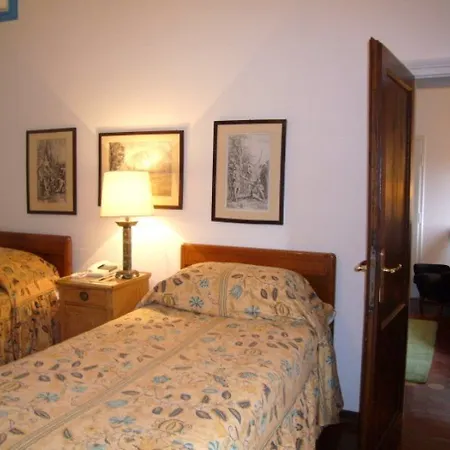 Residenza D'epoca Quattro Fontane 4*