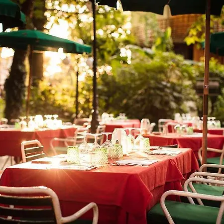 Otel Residenza D'epoca Quattro Fontane 4*