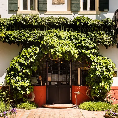 Готель Residenza D'epoca Quattro Fontane 4*