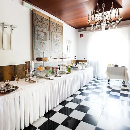 Residenza D'epoca Quattro Fontane 4*