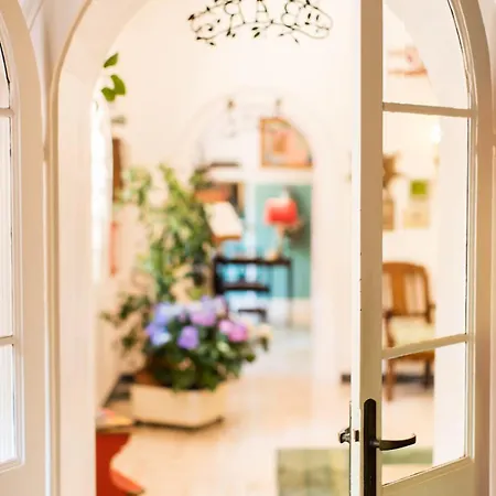 埃珀卡阿尔伯格卡特罗方塔恩酒店 4*