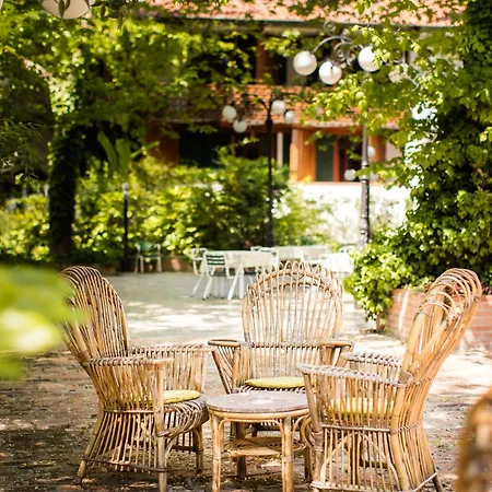 埃珀卡阿尔伯格卡特罗方塔恩酒店 酒店