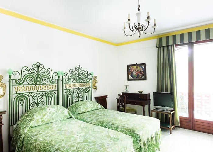 Residenza D'epoca Quattro Fontane Hotell 4*