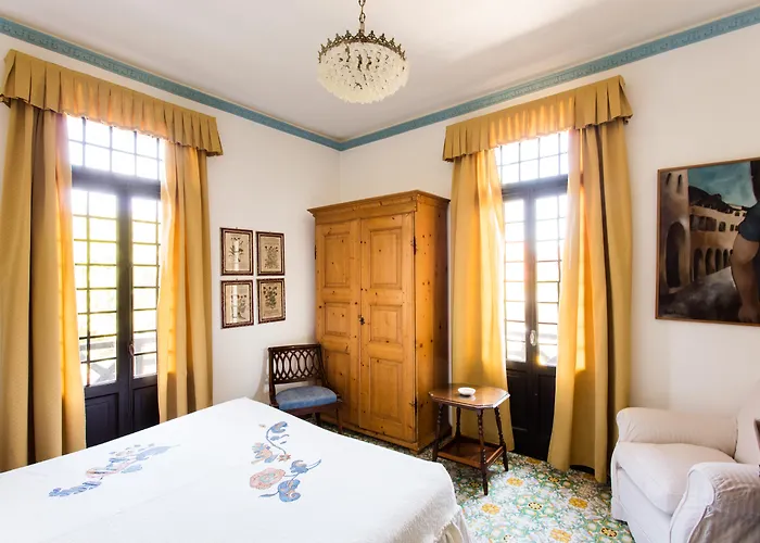 Residenza D'epoca Quattro Fontane Hotell 4*