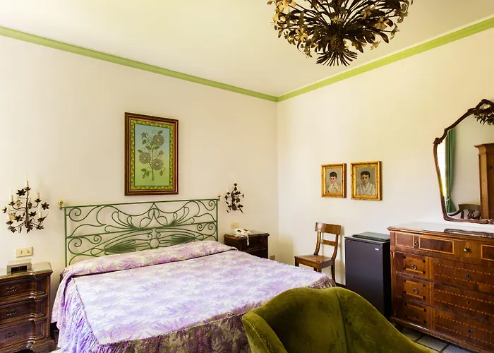Hotell Residenza D'epoca Quattro Fontane 4*