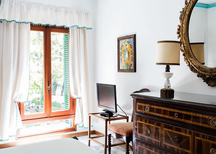 Hotell Residenza D'epoca Quattro Fontane 4*